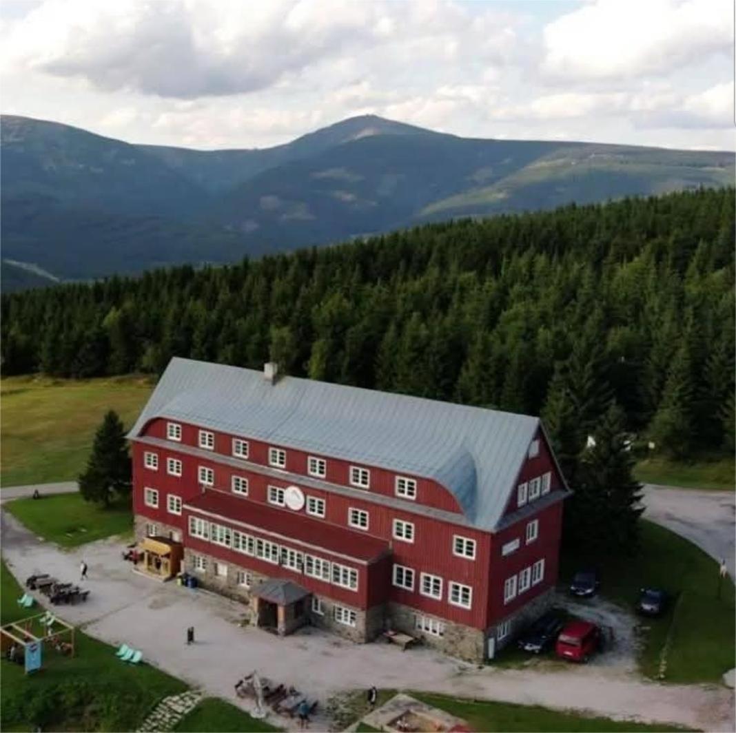 Prazska Bouda Hotel Pec pod Snezkou Exterior photo